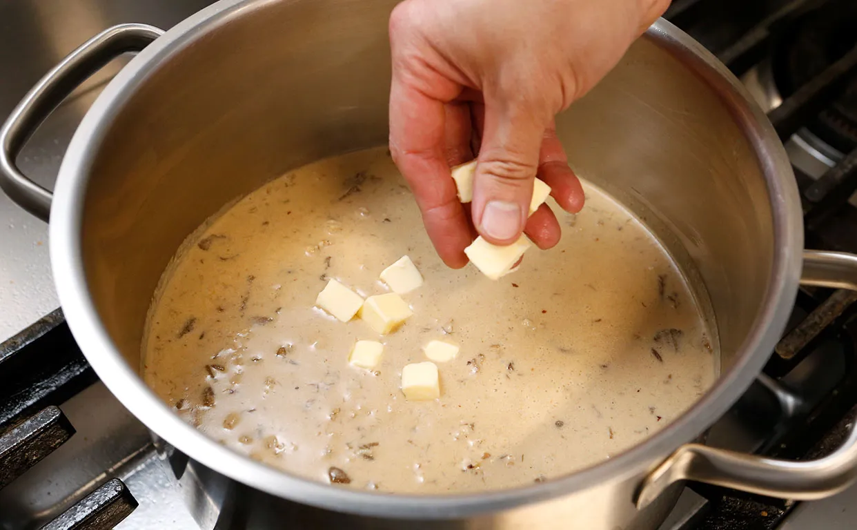 軟骨入り鶏挽肉とポルチーニのクリームソース作り16