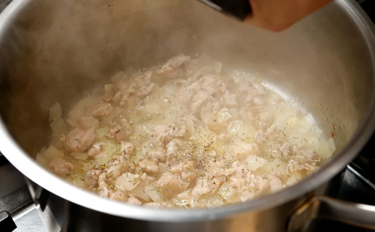 鶏肉とパプリカのバスク風ソース作り12