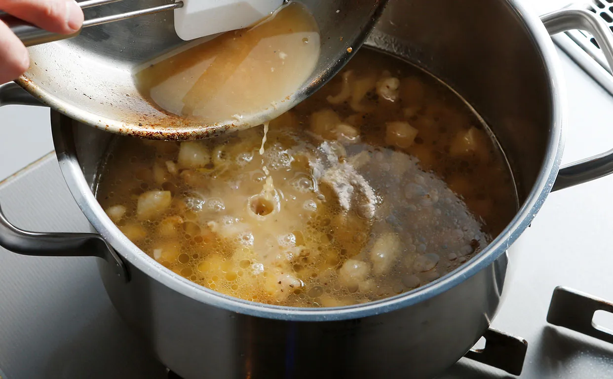 キノコのラグーと鶏肉のクリームソース作り18